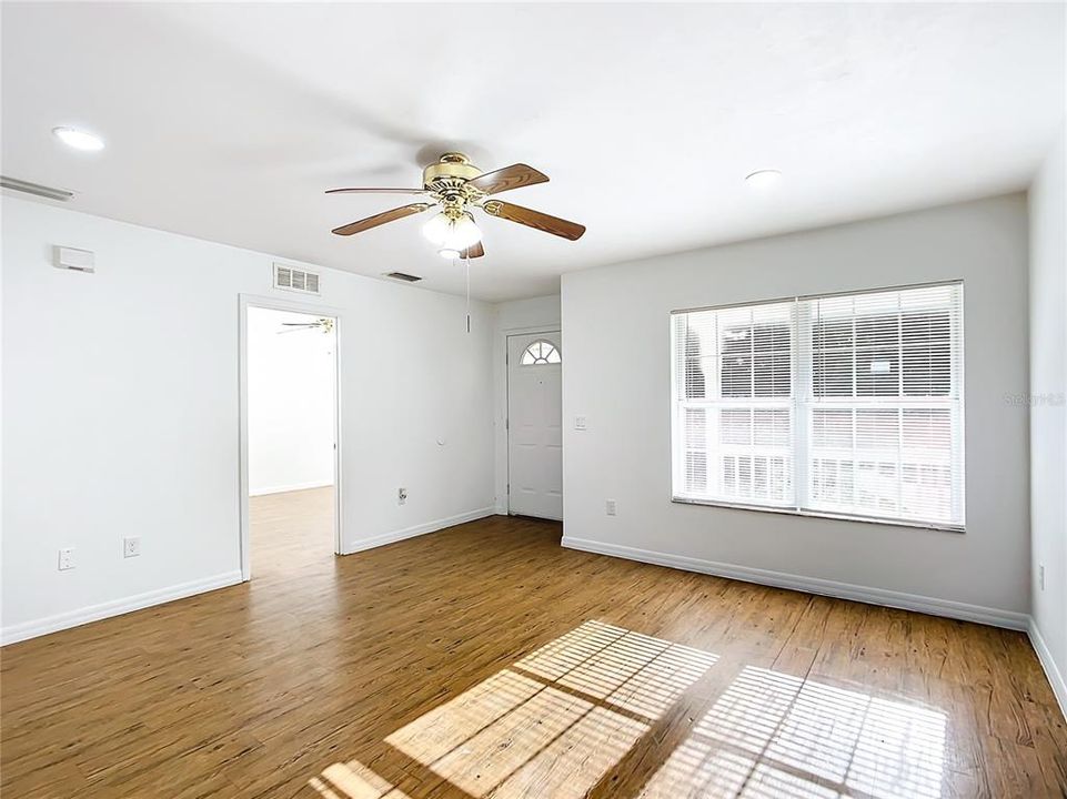 For Sale: $228,000 (3 beds, 2 baths, 1173 Square Feet)