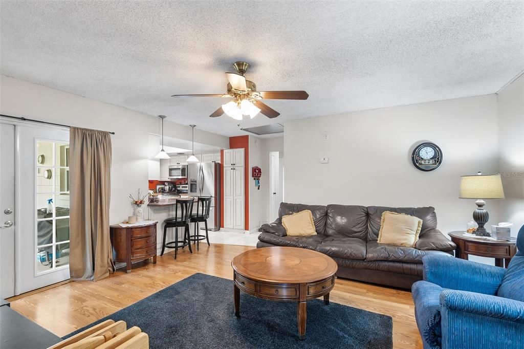 Active With Contract: $380,000 (3 beds, 2 baths, 1550 Square Feet)