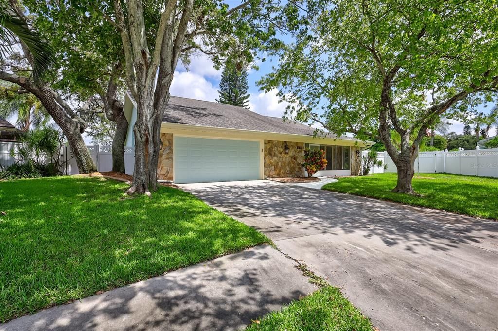 For Sale: $500,000 (3 beds, 2 baths, 1800 Square Feet)