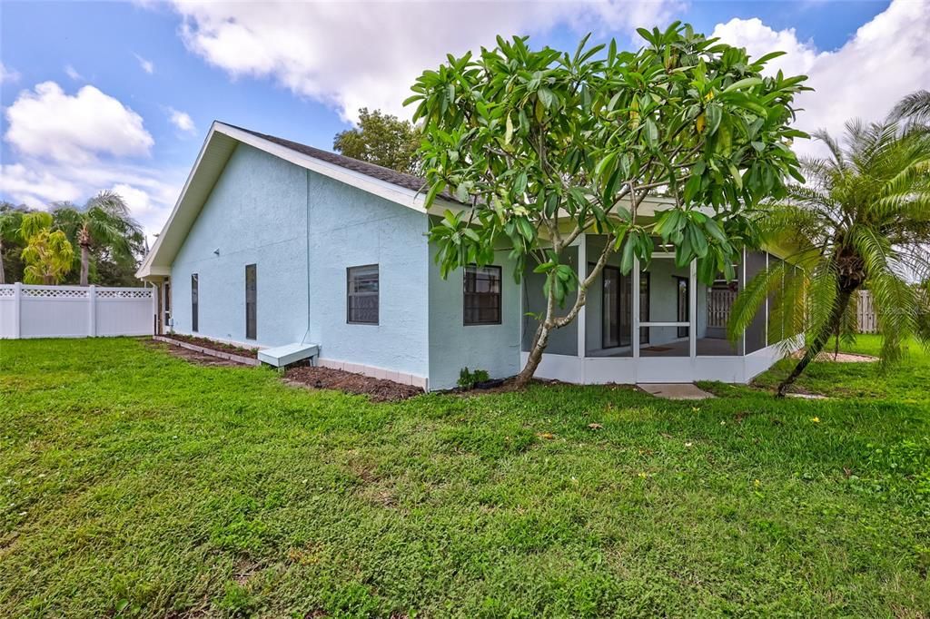 For Sale: $500,000 (3 beds, 2 baths, 1800 Square Feet)