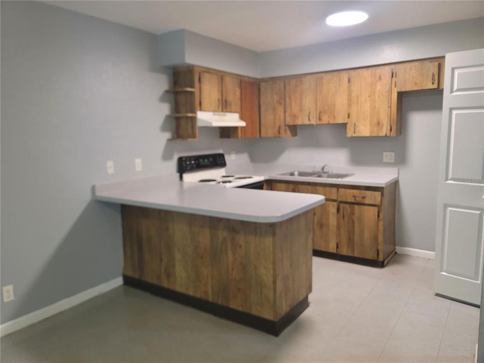 For Rent: $1,050 (2 beds, 1 baths, 771 Square Feet)