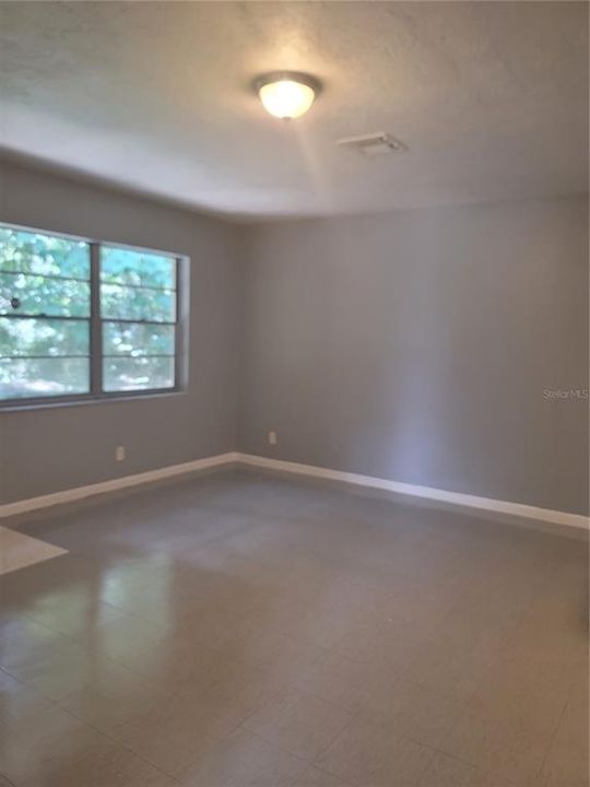 For Rent: $1,050 (2 beds, 1 baths, 771 Square Feet)