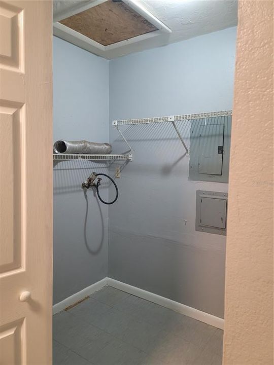 For Rent: $1,050 (2 beds, 1 baths, 771 Square Feet)