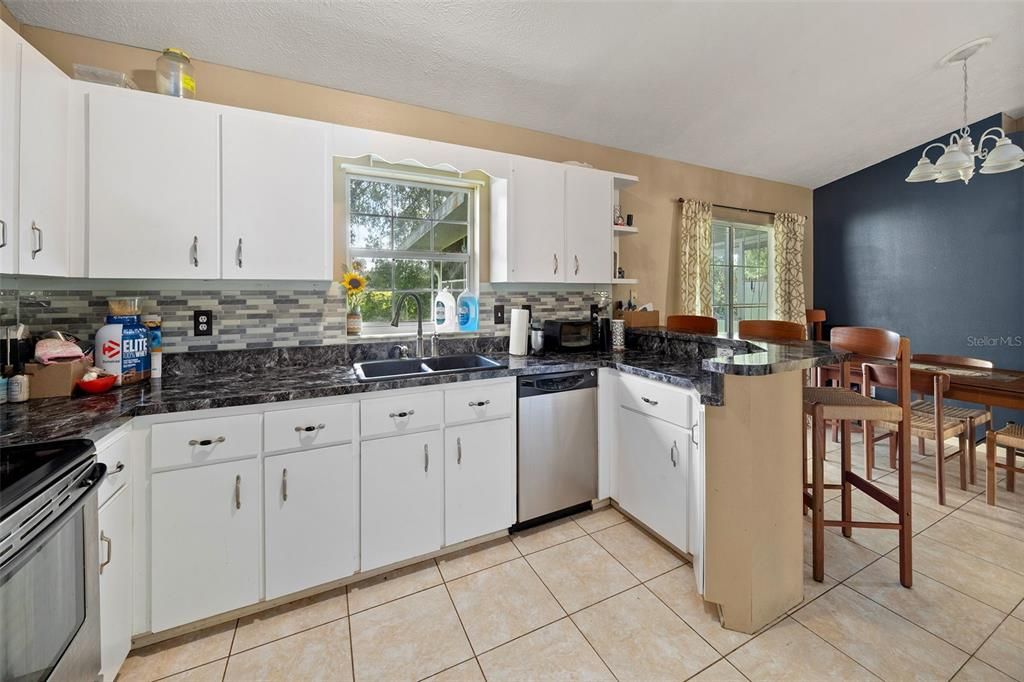 For Sale: $269,900 (3 beds, 2 baths, 1491 Square Feet)