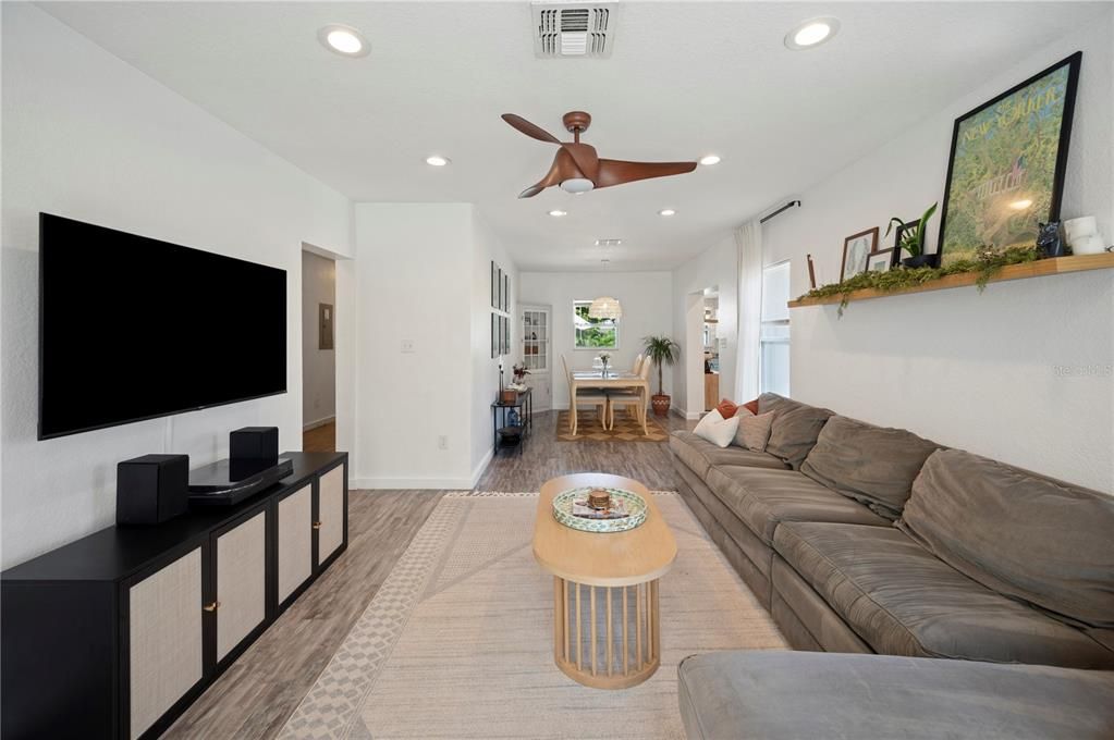 Open concept living and dining room combo