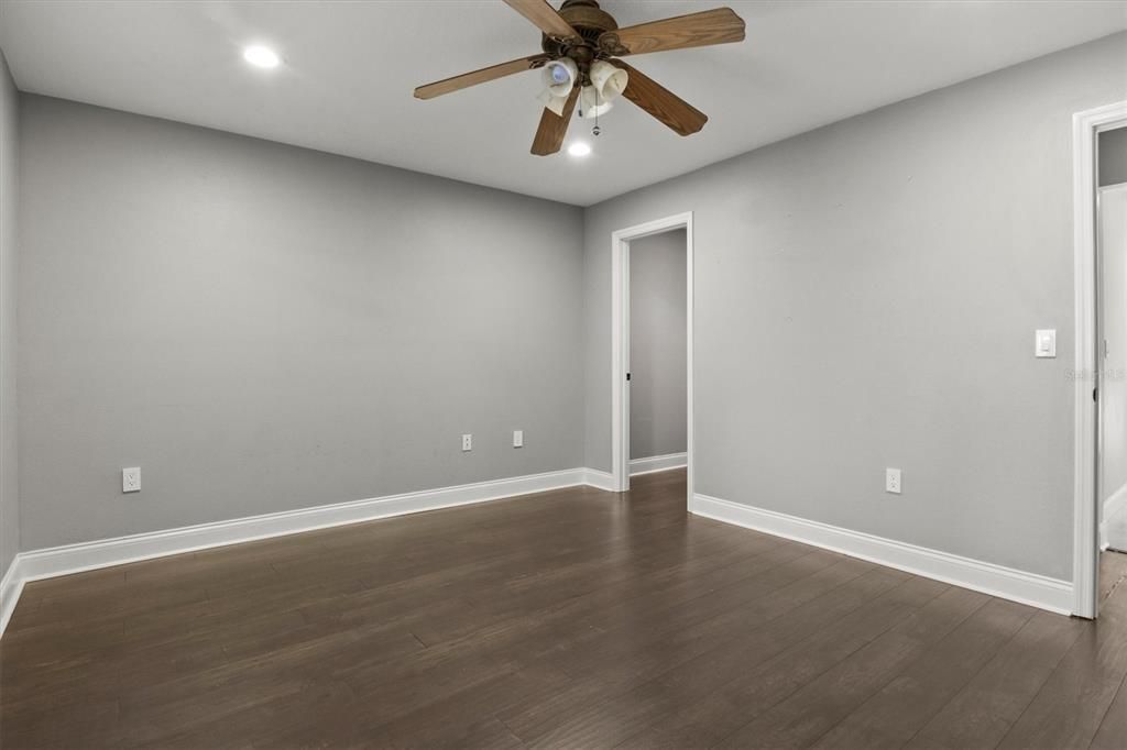 For Sale: $198,000 (2 beds, 2 baths, 1285 Square Feet)