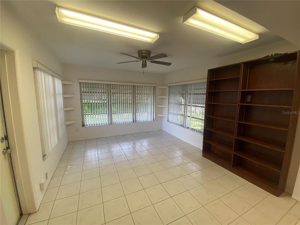 For Sale: $369,000 (2 beds, 2 baths, 1150 Square Feet)