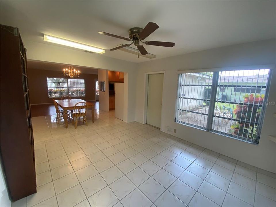 For Sale: $369,000 (2 beds, 2 baths, 1150 Square Feet)