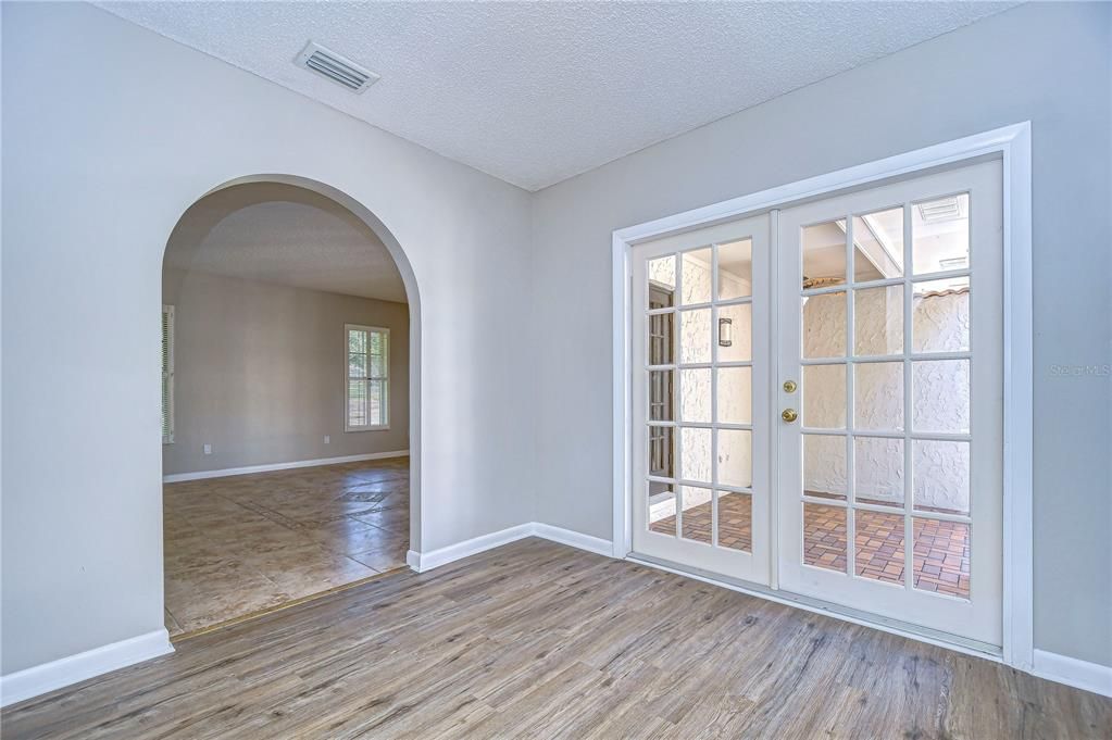 Bright breakfast nook!