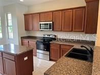 For Rent: $2,500 (3 beds, 2 baths, 1827 Square Feet)