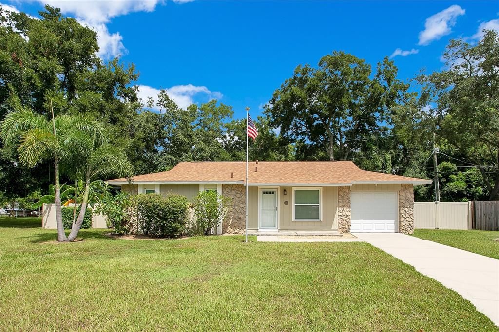 Active With Contract: $335,000 (3 beds, 2 baths, 1232 Square Feet)