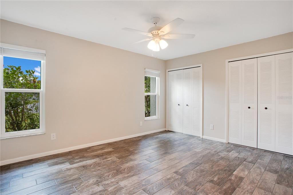 Active With Contract: $335,000 (3 beds, 2 baths, 1232 Square Feet)