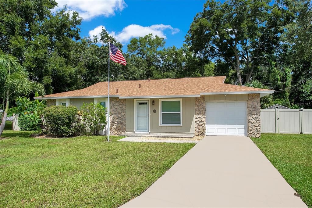 Active With Contract: $335,000 (3 beds, 2 baths, 1232 Square Feet)