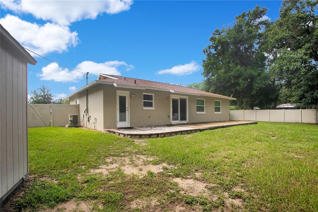 Active With Contract: $335,000 (3 beds, 2 baths, 1232 Square Feet)