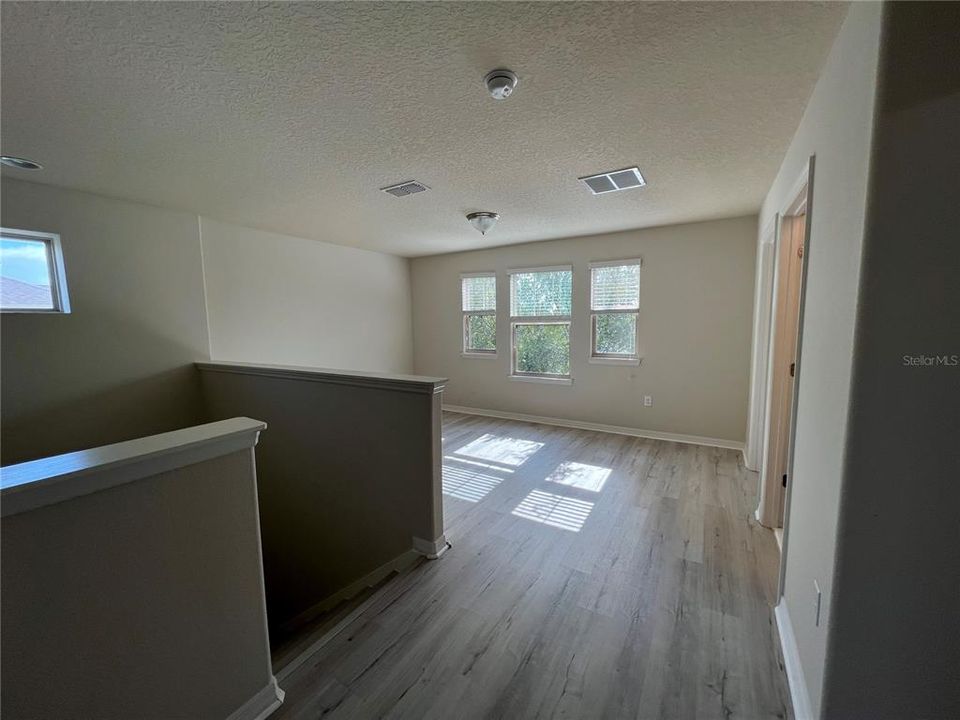 Upstairs Loft with Lake View