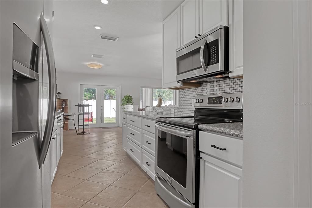 For Sale: $290,000 (3 beds, 2 baths, 1239 Square Feet)