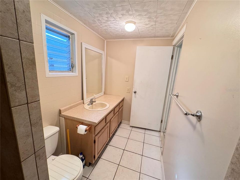 For Sale: $295,000 (3 beds, 2 baths, 1721 Square Feet)