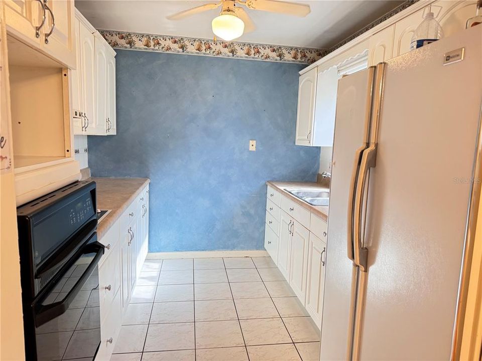 For Sale: $295,000 (3 beds, 2 baths, 1721 Square Feet)