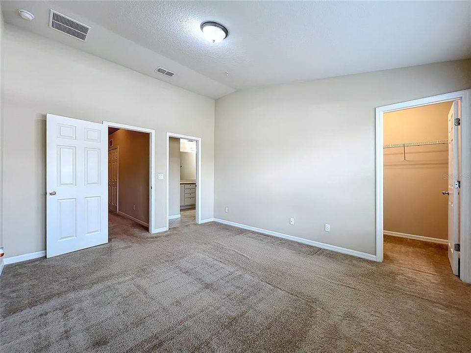 For Rent: $2,400 (3 beds, 2 baths, 1548 Square Feet)