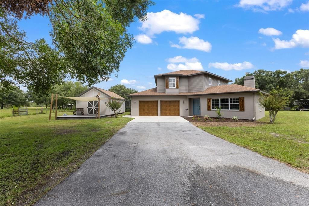 For Sale: $950,000 (3 beds, 2 baths, 2301 Square Feet)