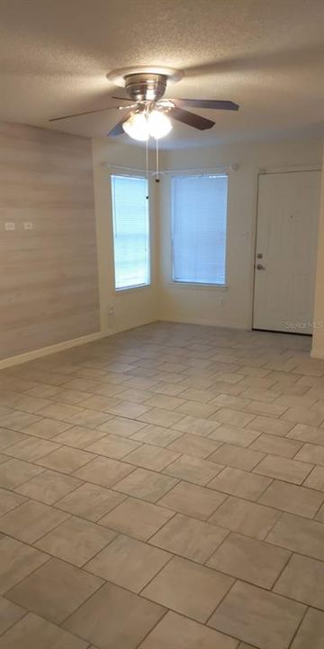 Active With Contract: $1,700 (2 beds, 2 baths, 1000 Square Feet)