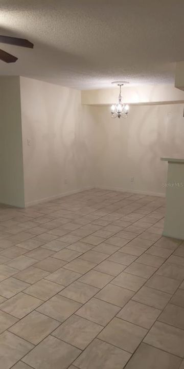 Active With Contract: $1,700 (2 beds, 2 baths, 1000 Square Feet)