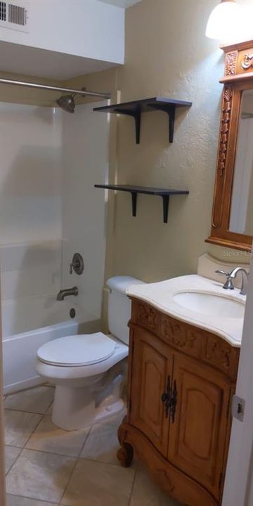 Active With Contract: $1,700 (2 beds, 2 baths, 1000 Square Feet)