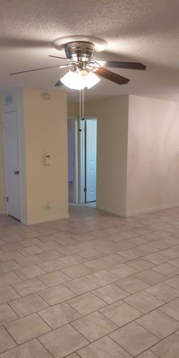 Active With Contract: $1,700 (2 beds, 2 baths, 1000 Square Feet)