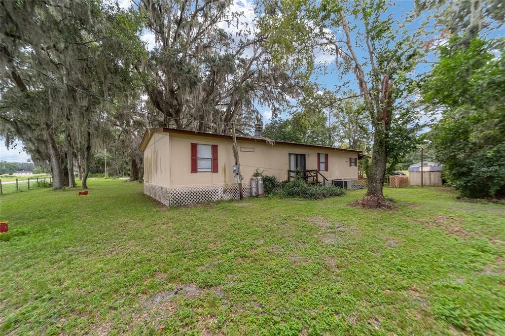 Recently Sold: $125,000 (3 beds, 2 baths, 1248 Square Feet)