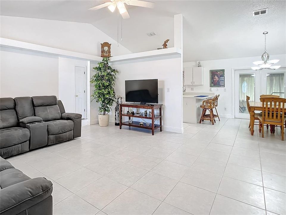 For Sale: $440,000 (3 beds, 2 baths, 1265 Square Feet)