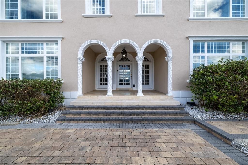 For Sale: $4,200,000 (8 beds, 8 baths, 9100 Square Feet)