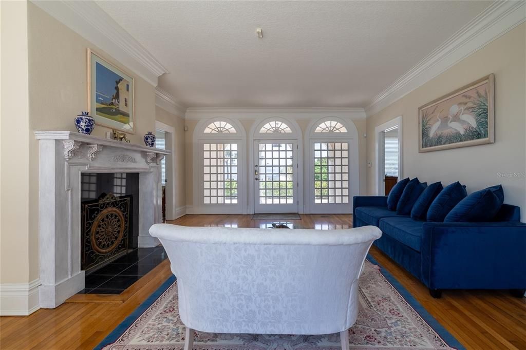 For Sale: $4,200,000 (8 beds, 8 baths, 9100 Square Feet)