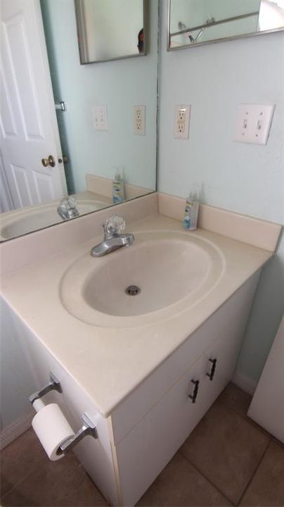 For Rent: $1,599 (3 beds, 2 baths, 1249 Square Feet)