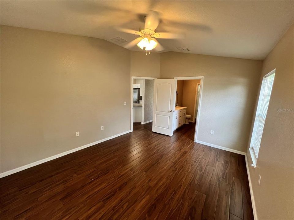 For Rent: $2,150 (3 beds, 2 baths, 1418 Square Feet)