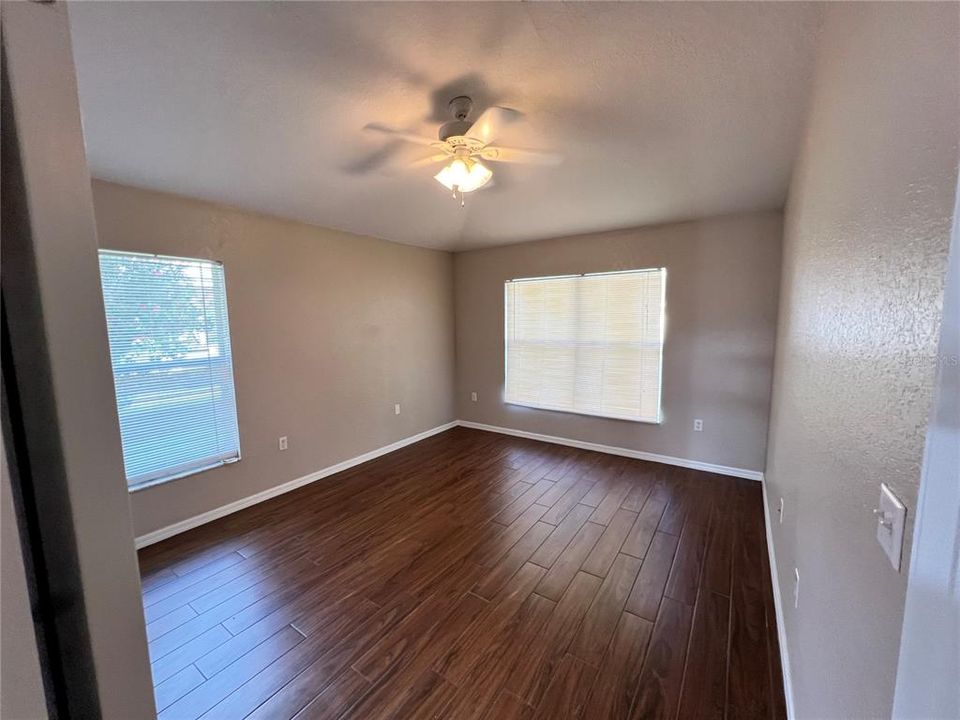 For Rent: $2,150 (3 beds, 2 baths, 1418 Square Feet)