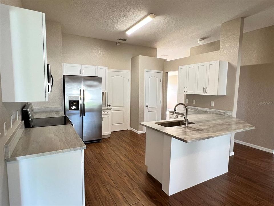 For Rent: $2,150 (3 beds, 2 baths, 1418 Square Feet)