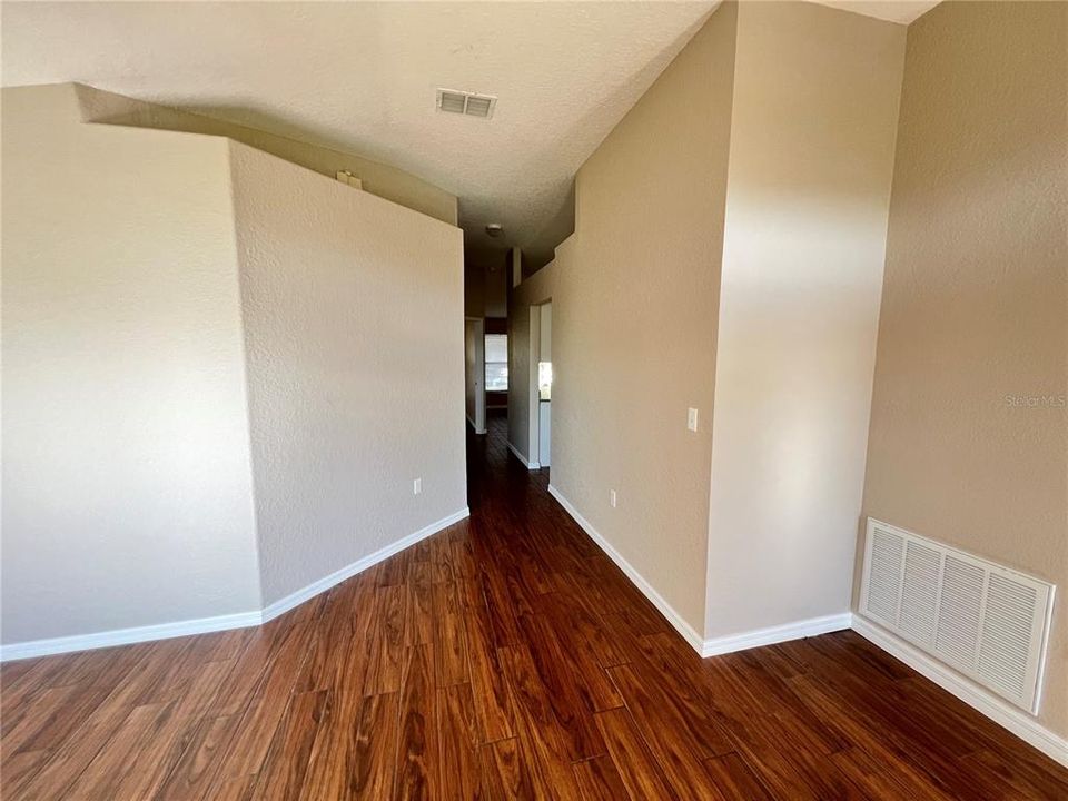 For Rent: $2,150 (3 beds, 2 baths, 1418 Square Feet)