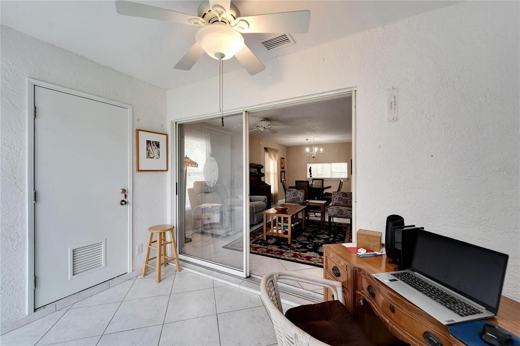 For Sale: $180,000 (2 beds, 2 baths, 1073 Square Feet)