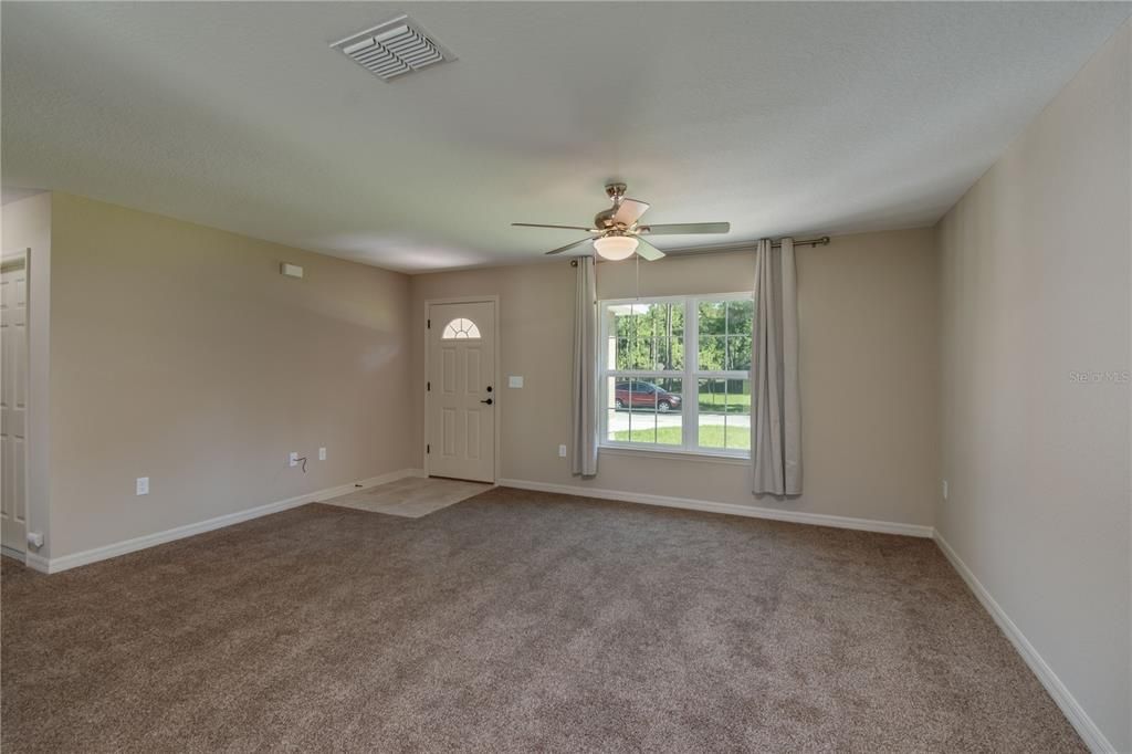 For Rent: $2,000 (3 beds, 2 baths, 1331 Square Feet)