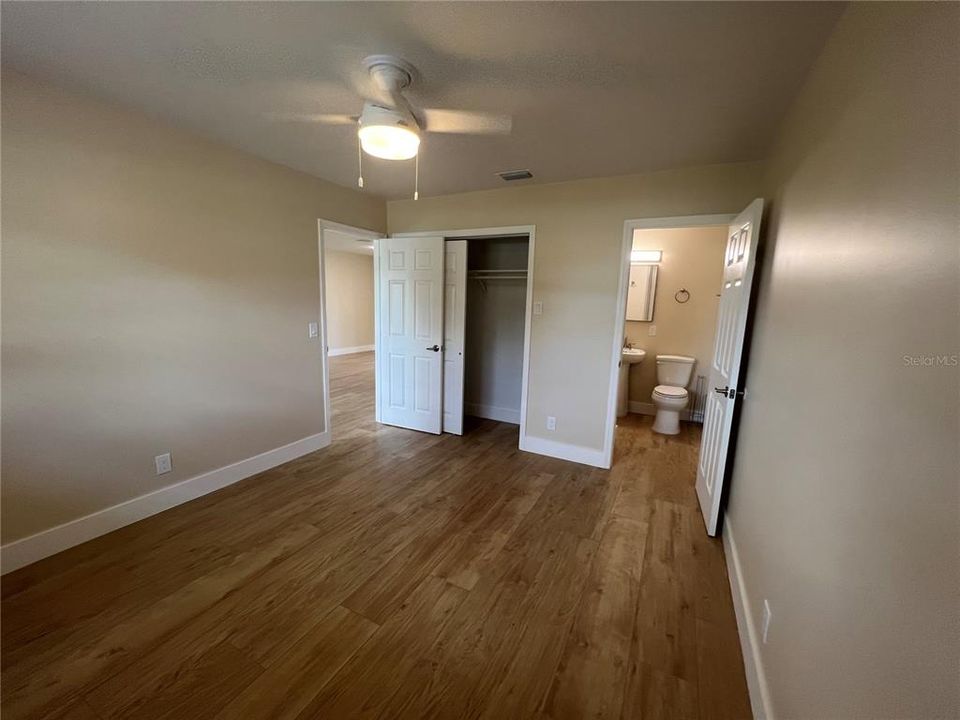 For Rent: $1,800 (2 beds, 2 baths, 1361 Square Feet)