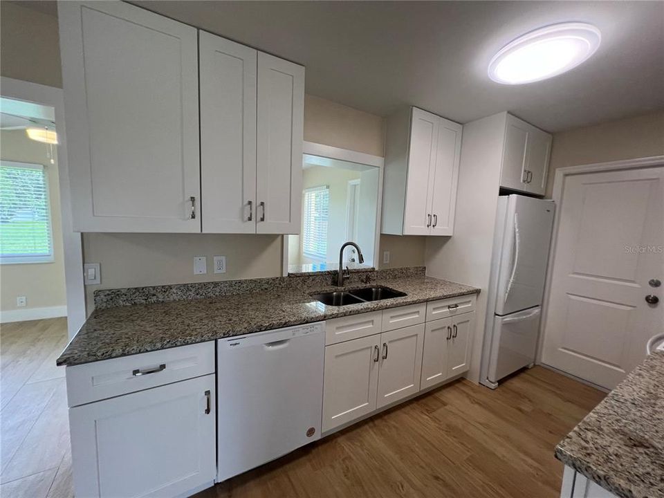 For Rent: $1,800 (2 beds, 2 baths, 1361 Square Feet)