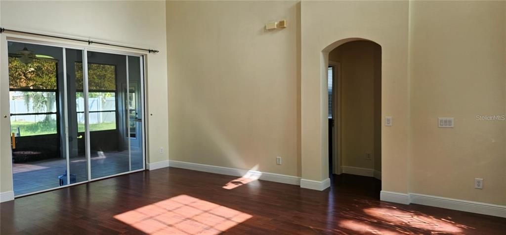 Active With Contract: $2,600 (4 beds, 2 baths, 2663 Square Feet)