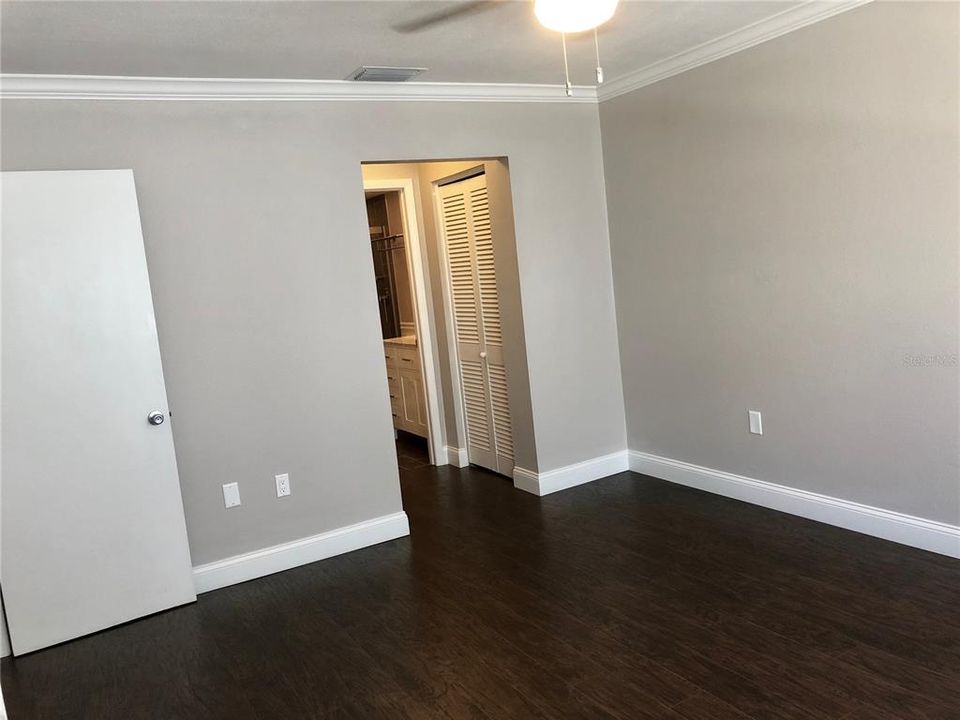 For Rent: $2,250 (1 beds, 1 baths, 730 Square Feet)