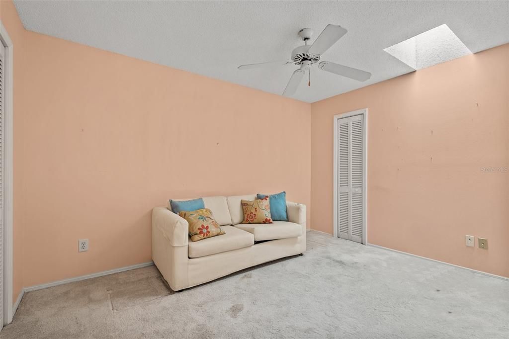 Active With Contract: $245,000 (2 beds, 2 baths, 1220 Square Feet)