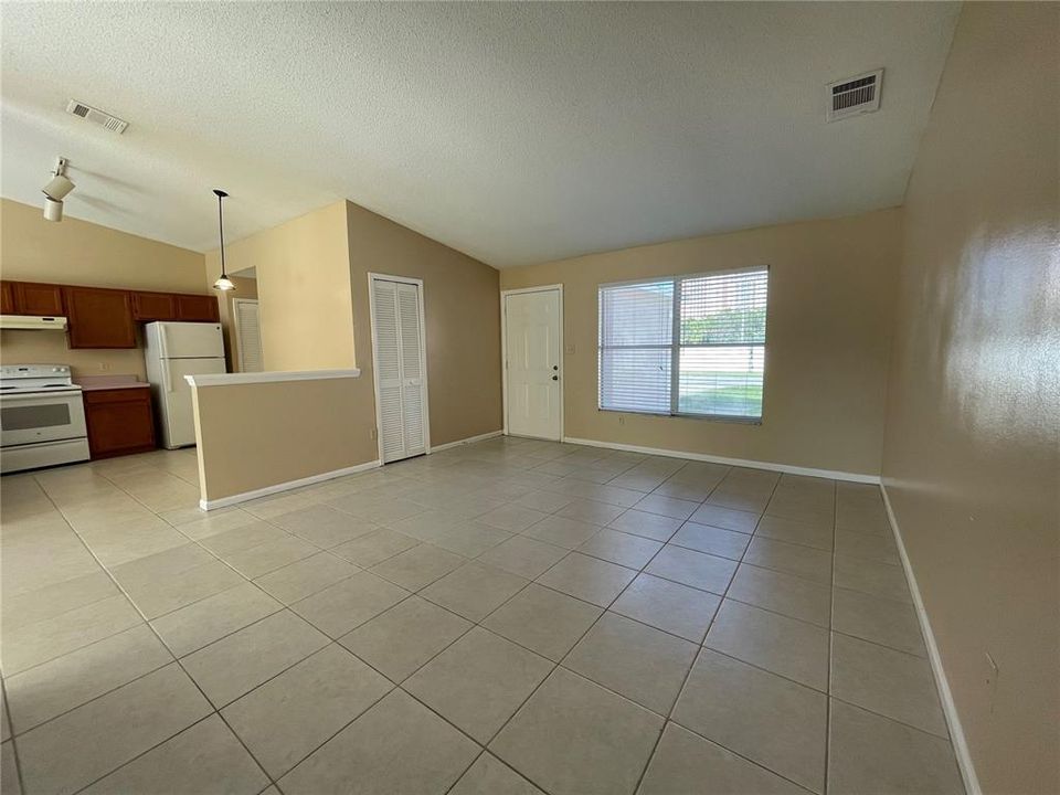 For Rent: $2,145 (3 beds, 2 baths, 1345 Square Feet)