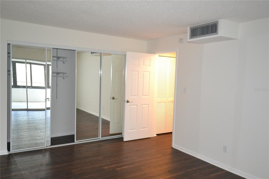 For Rent: $1,995 (2 beds, 2 baths, 1200 Square Feet)