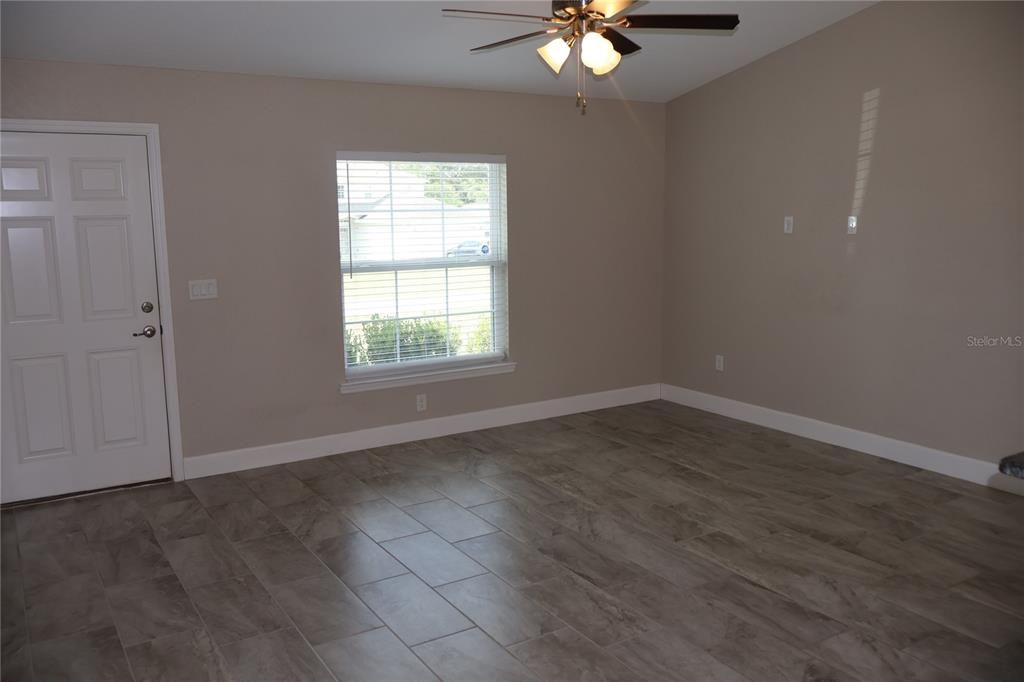 Active With Contract: $1,750 (3 beds, 2 baths, 1335 Square Feet)