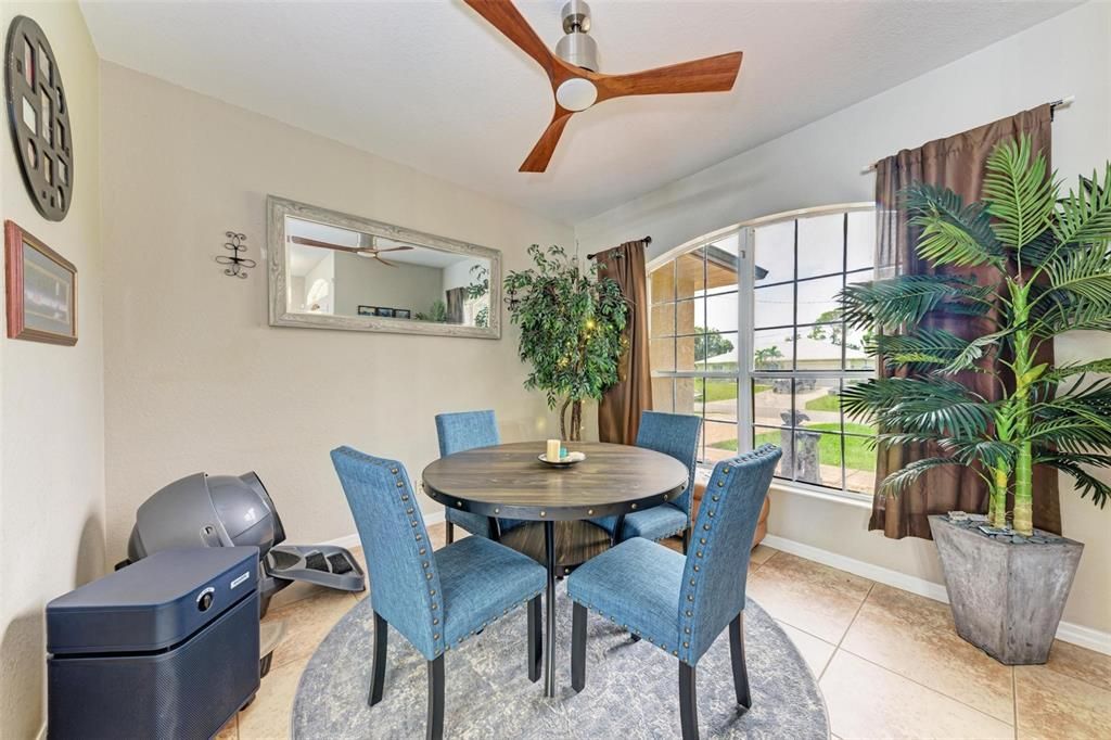 FORMAL DINNING ROOM