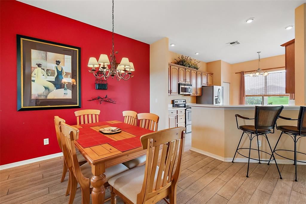 Dining area w/Luxury vinyl plank flooring