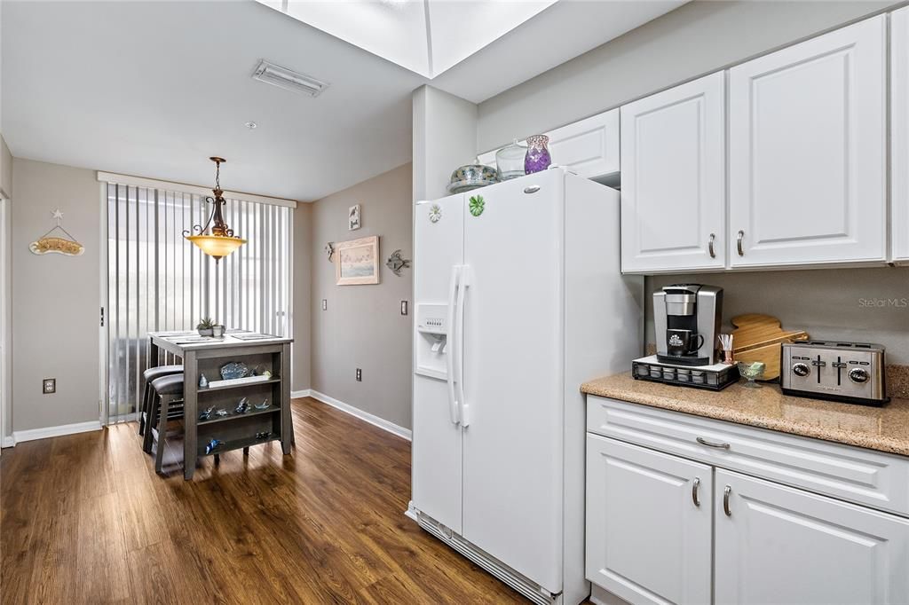 Active With Contract: $290,000 (2 beds, 2 baths, 1349 Square Feet)